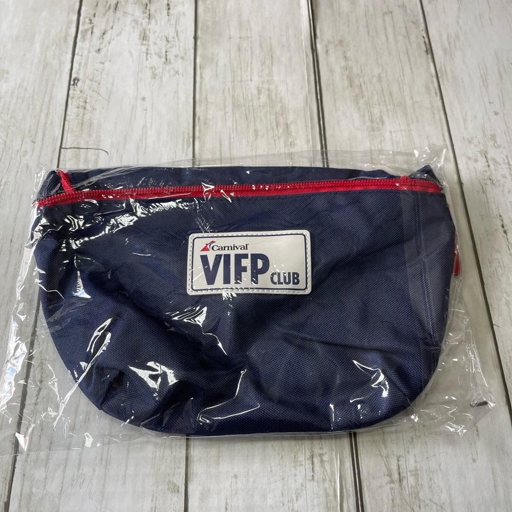 Carnival Cruise Lines VIFP Platinum / Diamond Gift 2023 Fanny Pack Crossbody New